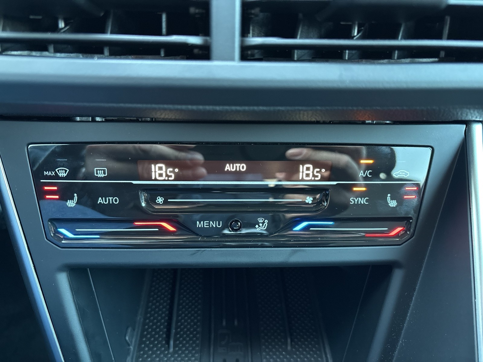 Volkswagen Taigo 1.0 LIFE CAM NAVI CARPLAY ALU SITZHEIZUNG