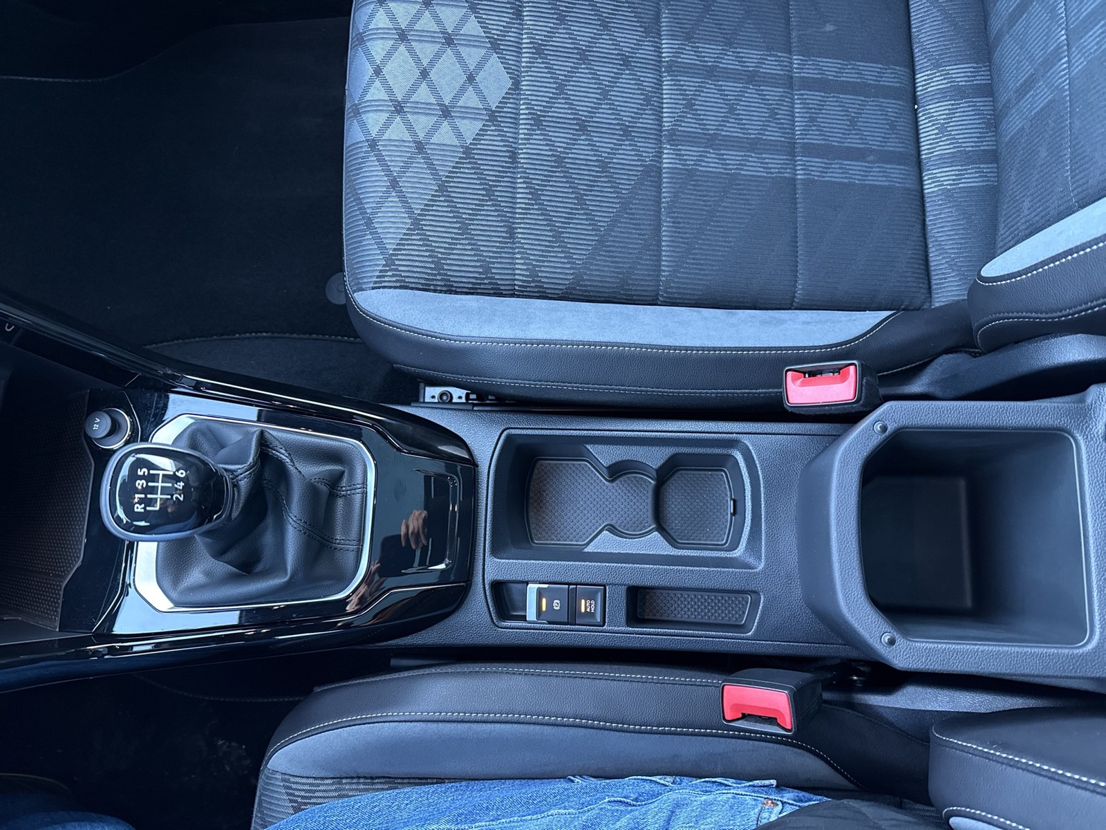 Volkswagen T-Roc 1.5 R-LINE BLACKSTYLE PANO BEATS LM19 NAVI