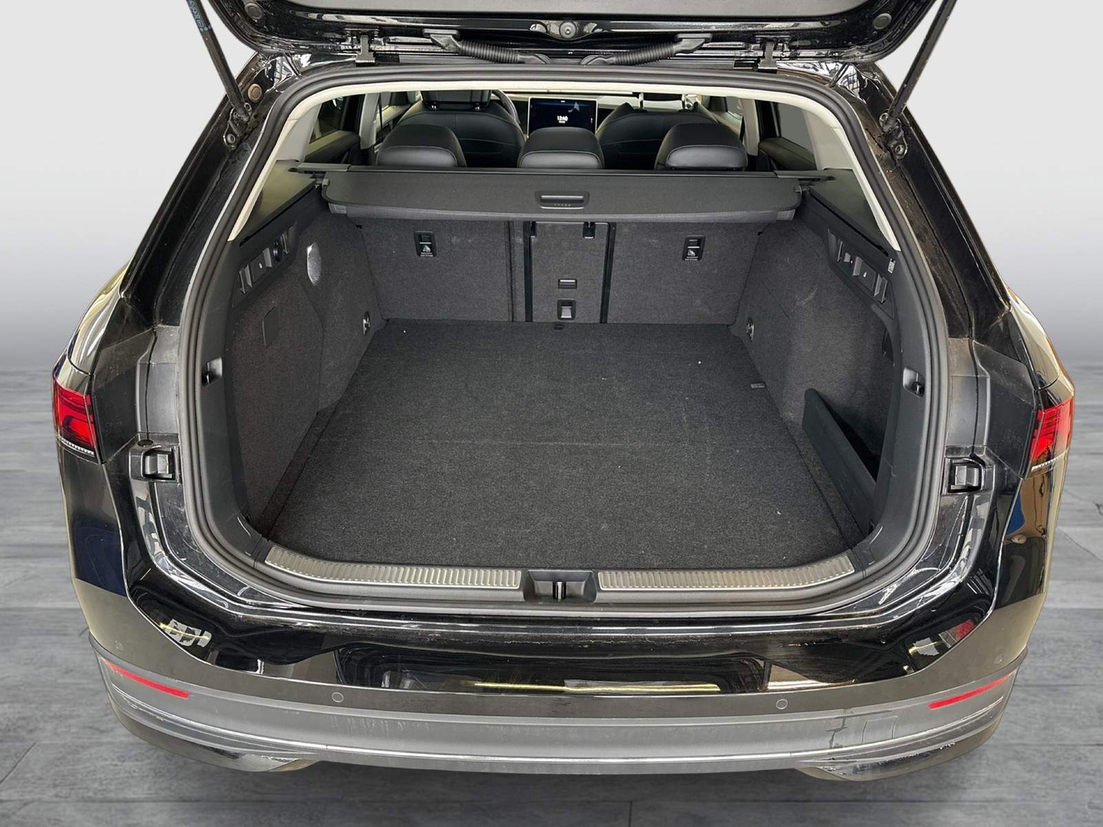 Volkswagen Passat Variant 1.5 HYBRID BUSINESS AHK CAM ACC