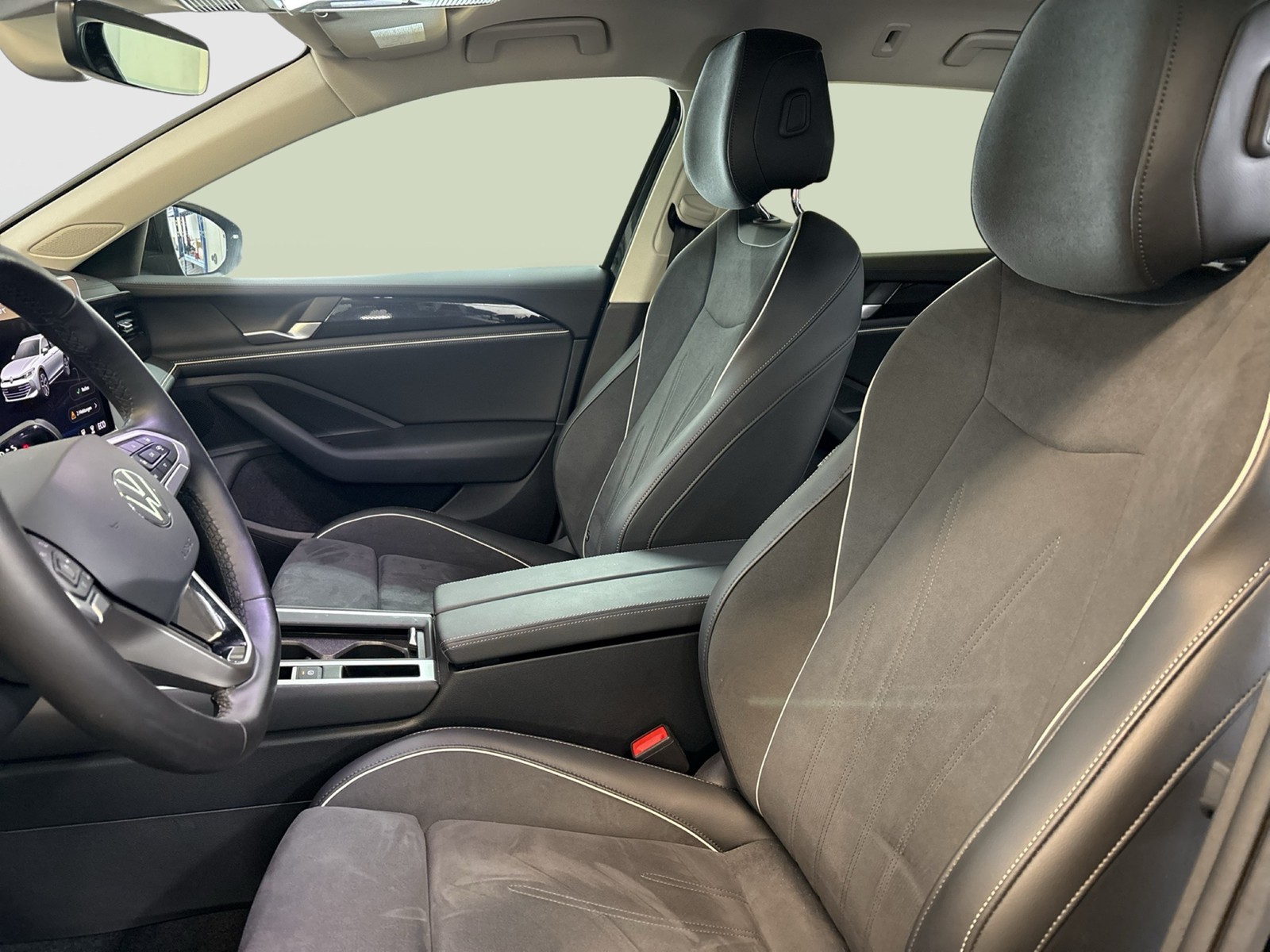 Volkswagen Passat Variant 1.5 HYBRID BUSINESS AHK CAM ACC