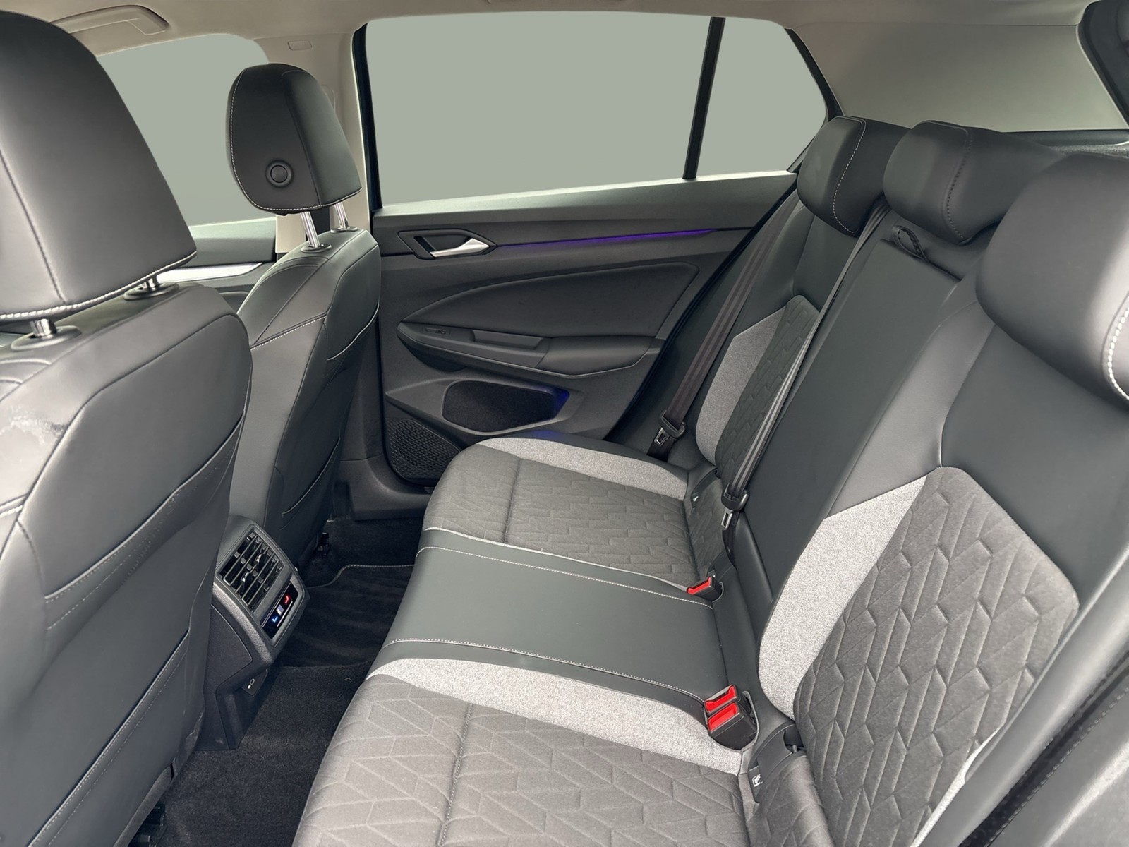 Volkswagen Golf VIII 2.0 GOAL FACELIFT AHK CAM ACC LED+ NAVI