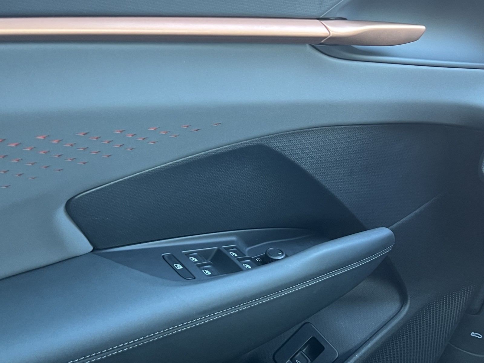 Cupra Terramar 1.5 eTSI 360°CAM ACC LM18 E-KLAPPE NAVI