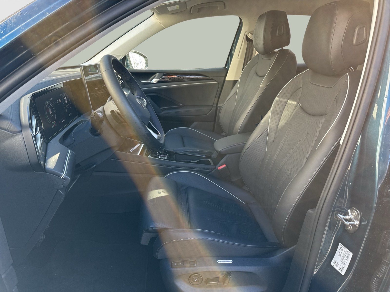 Volkswagen Tiguan 1.5 HYBRID ELEGANCE LEDER AHK 360CAM ACC