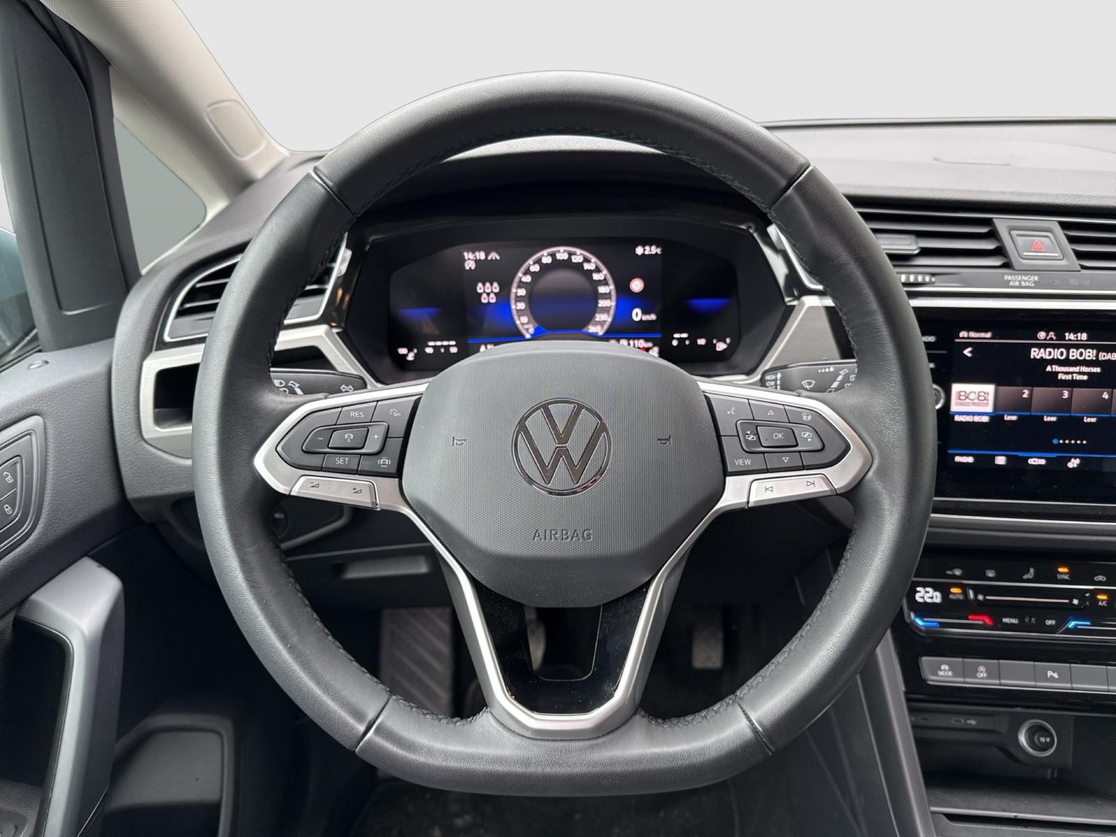 Volkswagen Touran 1.5 COMFORTLINE 7SITZE CAM ACC NAVI ALU