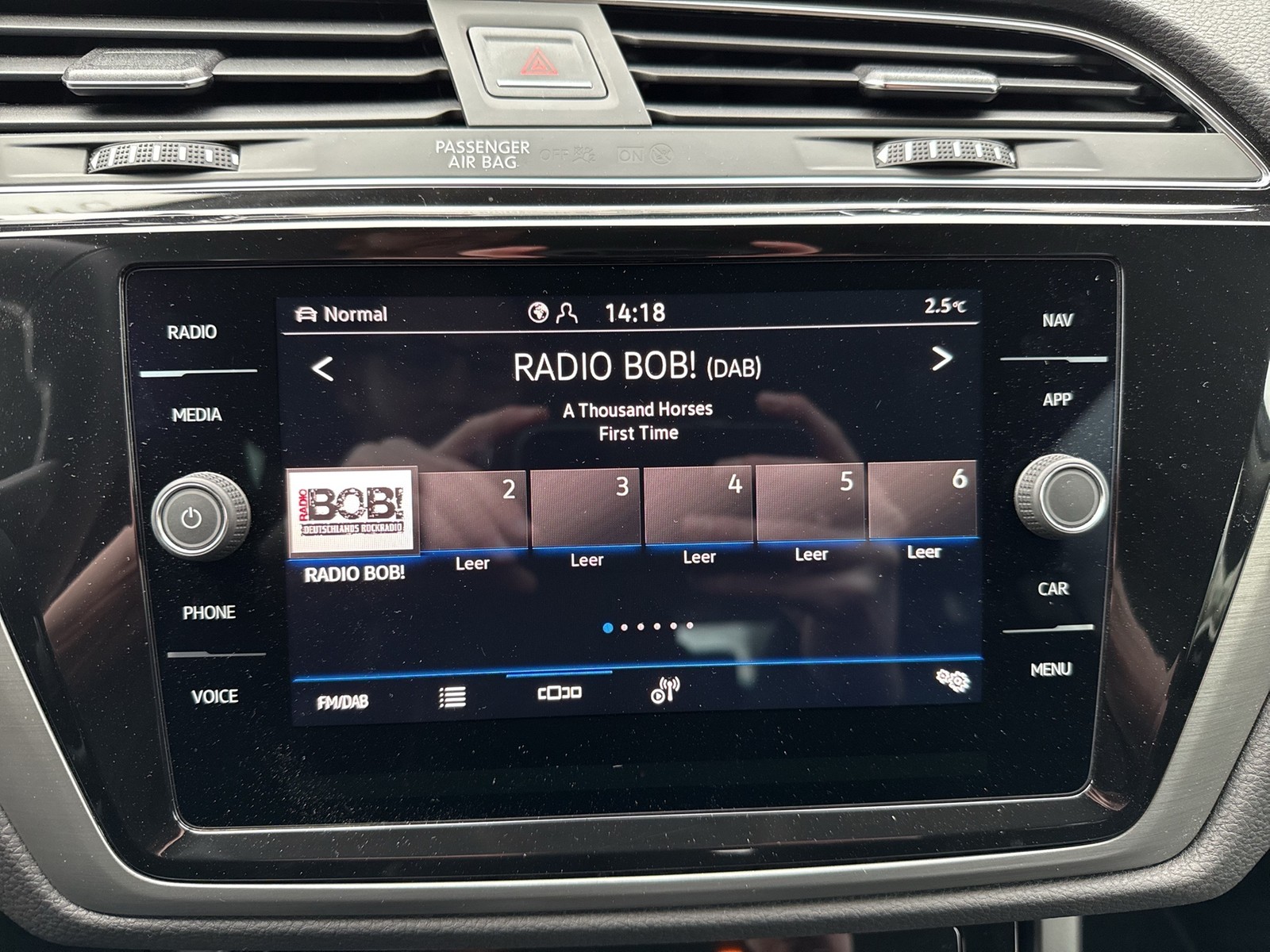 Volkswagen Touran 1.5 COMFORTLINE 7SITZE CAM ACC NAVI ALU