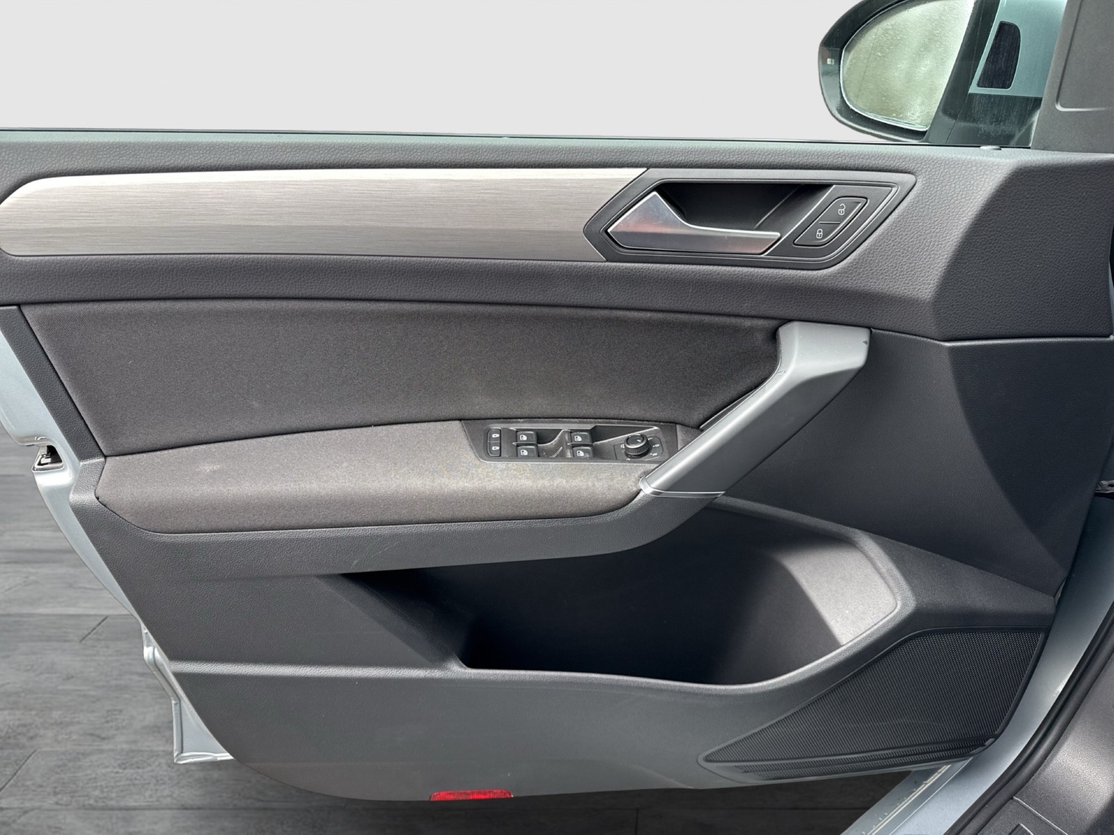 Volkswagen Touran 1.5 COMFORTLINE 7SITZE CAM ACC NAVI ALU