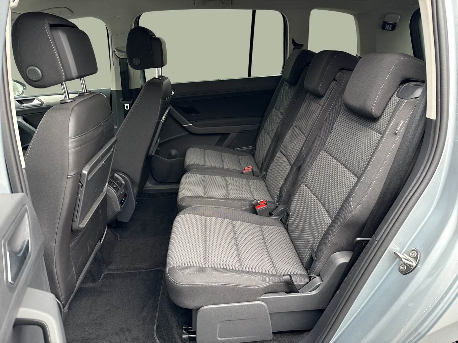 Volkswagen Touran 1.5 COMFORTLINE 7SITZE CAM ACC NAVI ALU