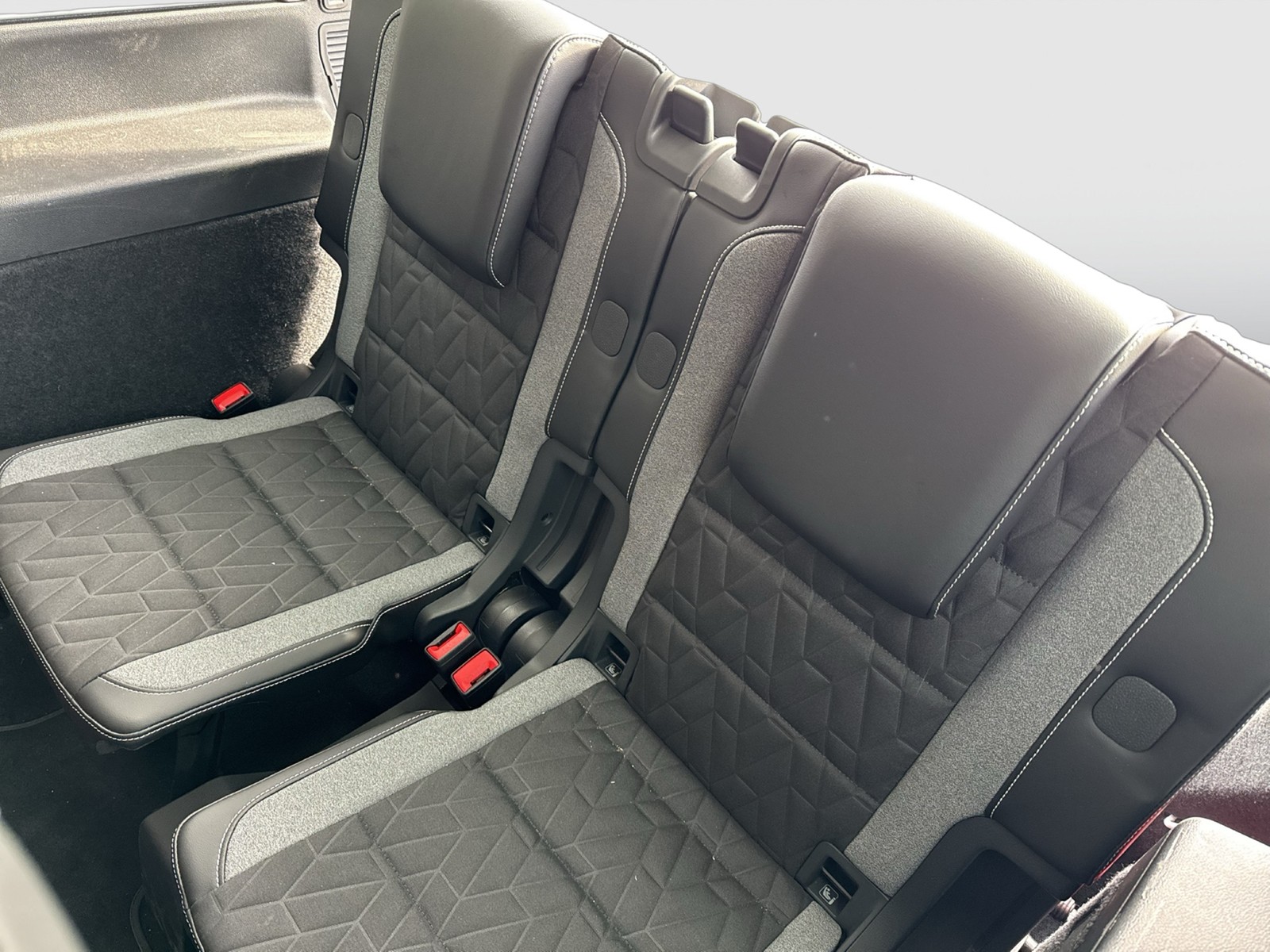 Volkswagen Touran 1.5 GOAL 7SITZE AHK ACC NAVI CARPLAY ALU