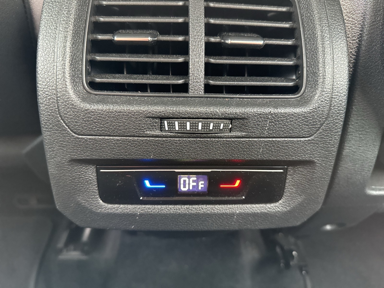 Volkswagen Touran 1.5 GOAL 7SITZE AHK ACC NAVI CARPLAY ALU