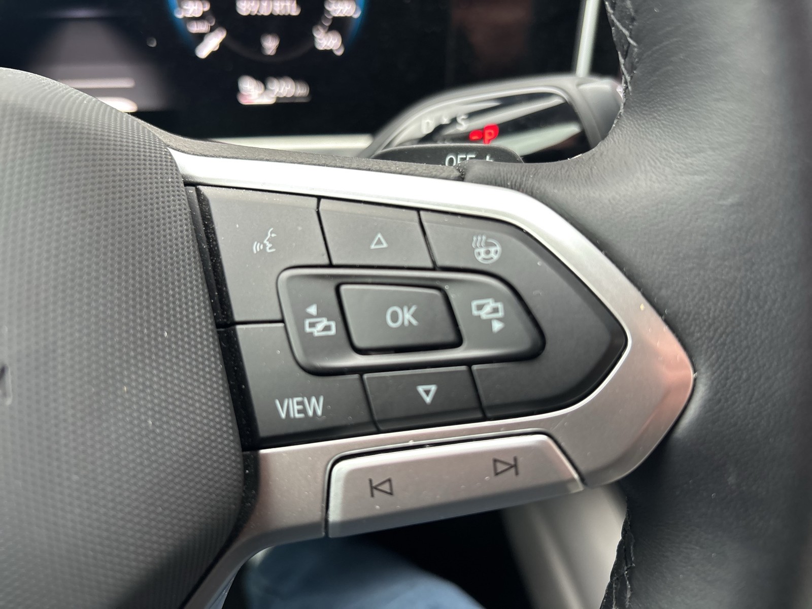 Volkswagen Passat Variant 1.5 HYBRID ELEGANCE LEDER AHK CAM