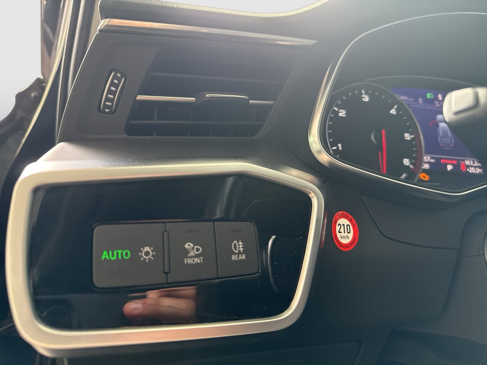 Audi A6 Avant 40 AHK CAM ACC E-KLAPPE NAVI+ LM17