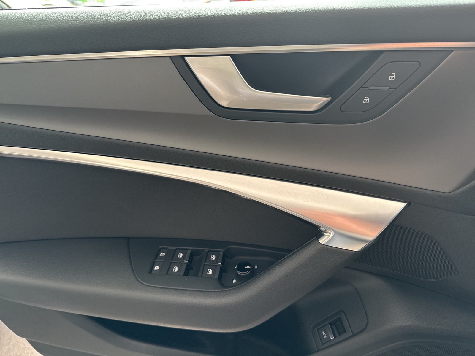 Audi A6 Avant 40 AHK CAM ACC E-KLAPPE NAVI+ LM17