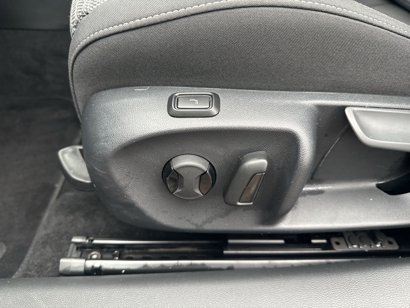 Skoda Superb Combi 2.0 SELECTION 4X4 PANO STANDHZ. AHK