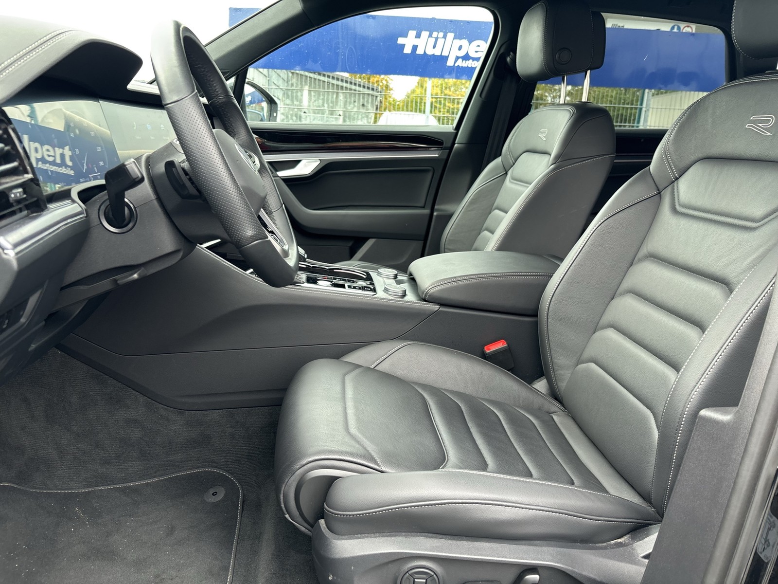 Volkswagen Touareg V6 R-LINE NEUES MODELL AHK CAM ACC LM19