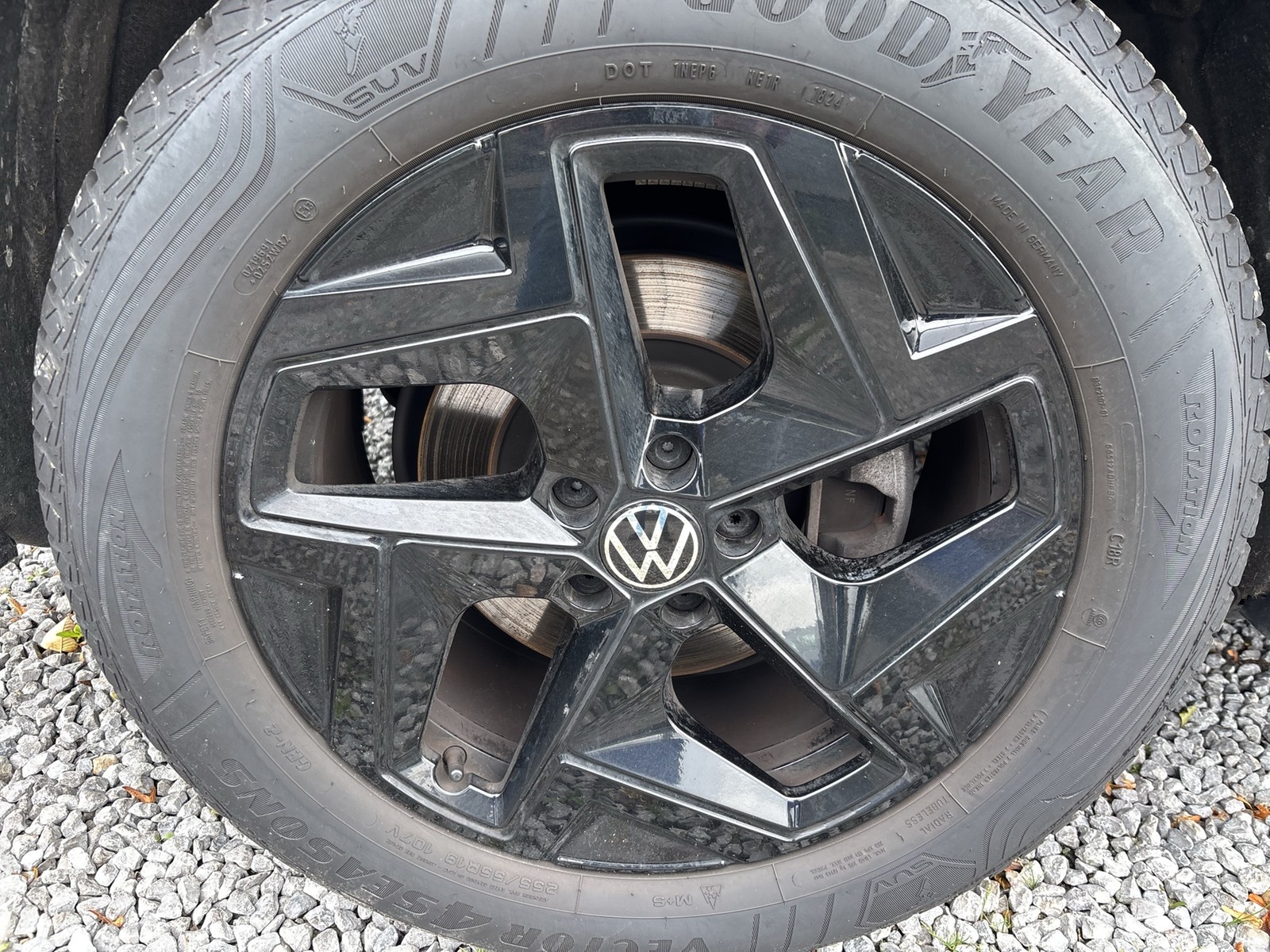 Volkswagen Touareg V6 R-LINE NEUES MODELL AHK CAM ACC LM19