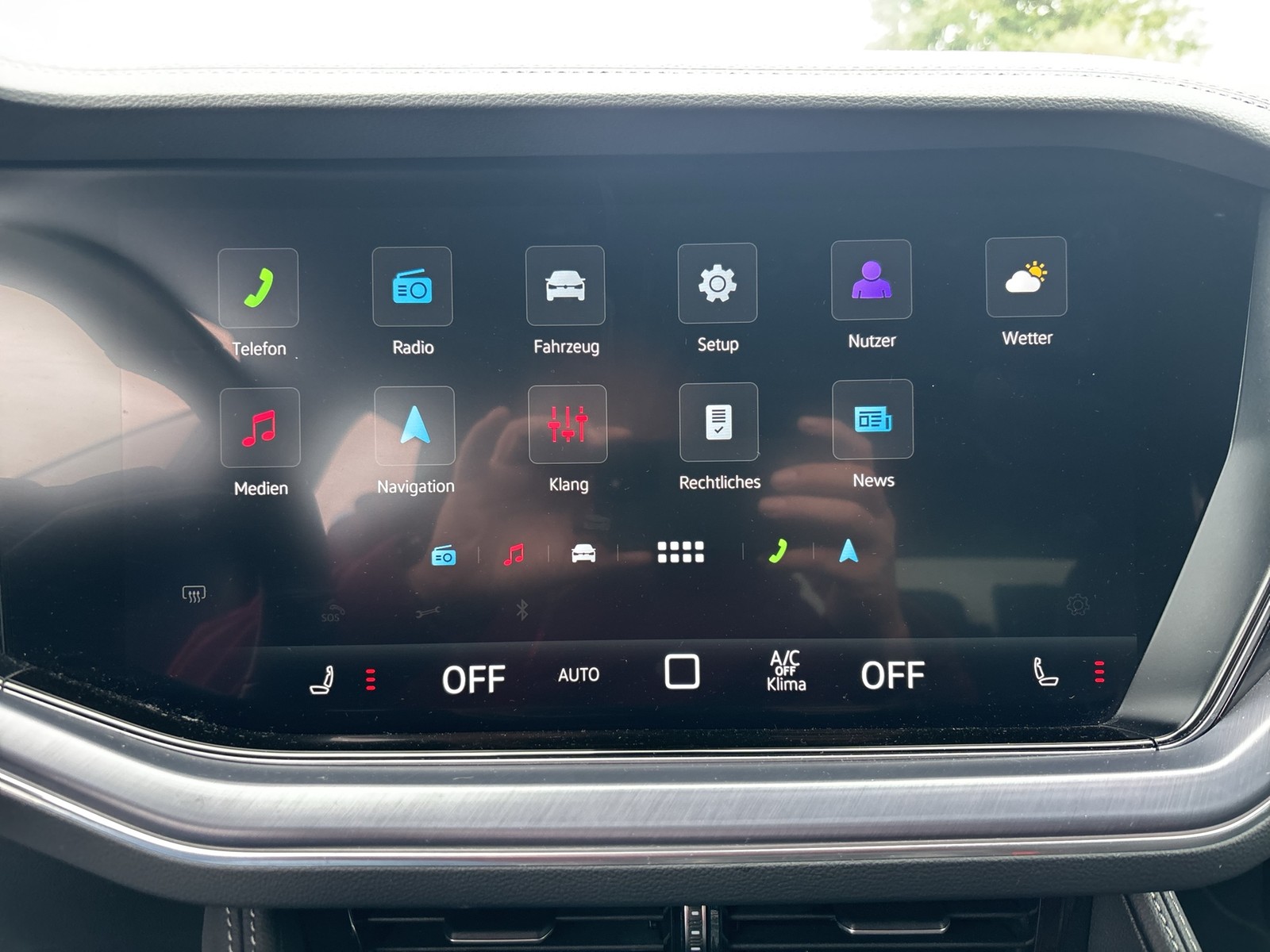 Volkswagen Touareg V6 R-LINE NEUES MODELL AHK CAM ACC LM19