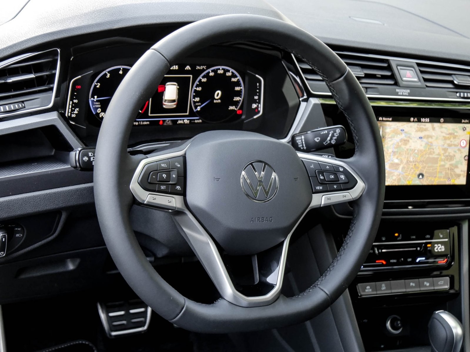 Volkswagen Touran 1.5 HIGHLINE DSG R-LINE BLACKSTYLE PANO