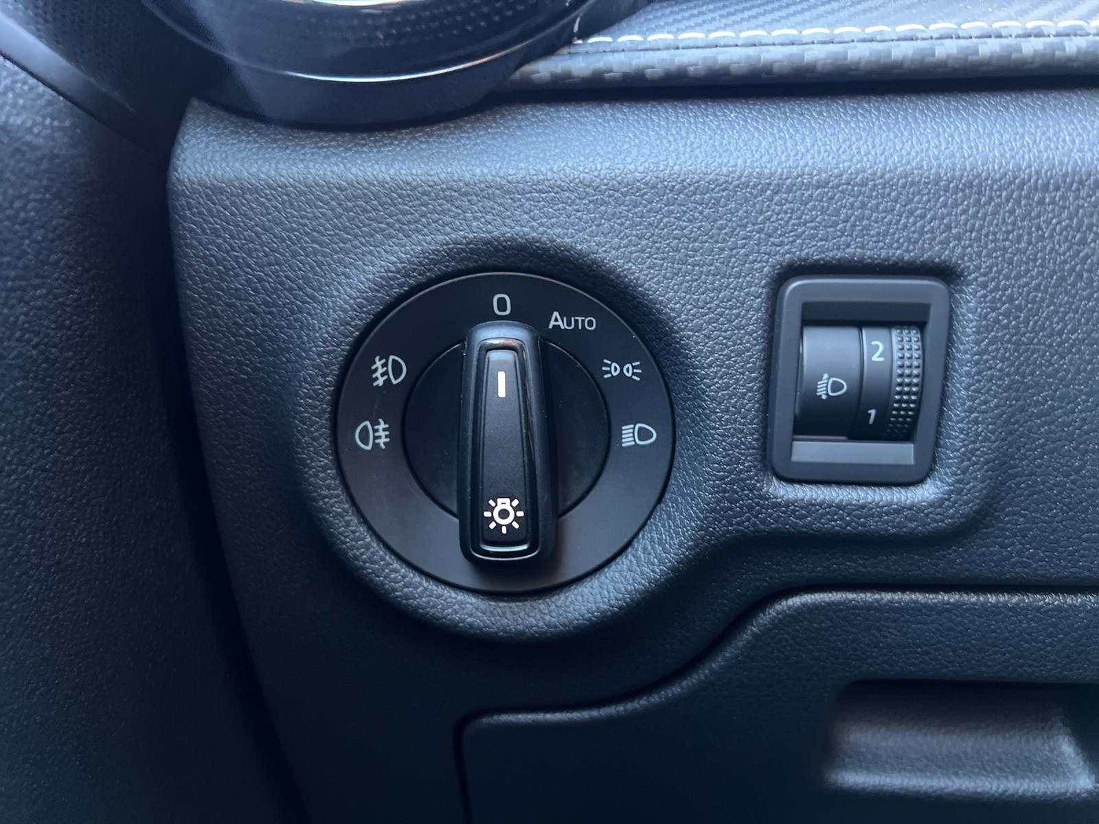 Skoda Fabia 1.0 MONTE CARLO CAM NAVI CARPLAY SITZHEIZ.