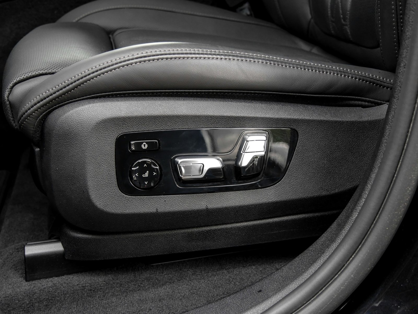 BMW X6 40d M Sport 4X4 STANDHZ PANO AHK 360°CAM LM21