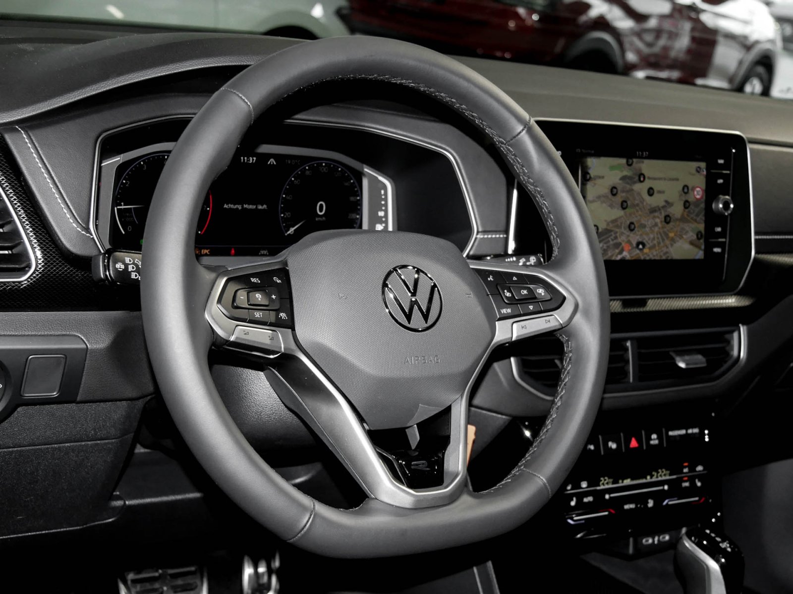 Volkswagen T-Cross 1.0 R-LINE DSG NAVI CAM ALLWETTERREIFEN