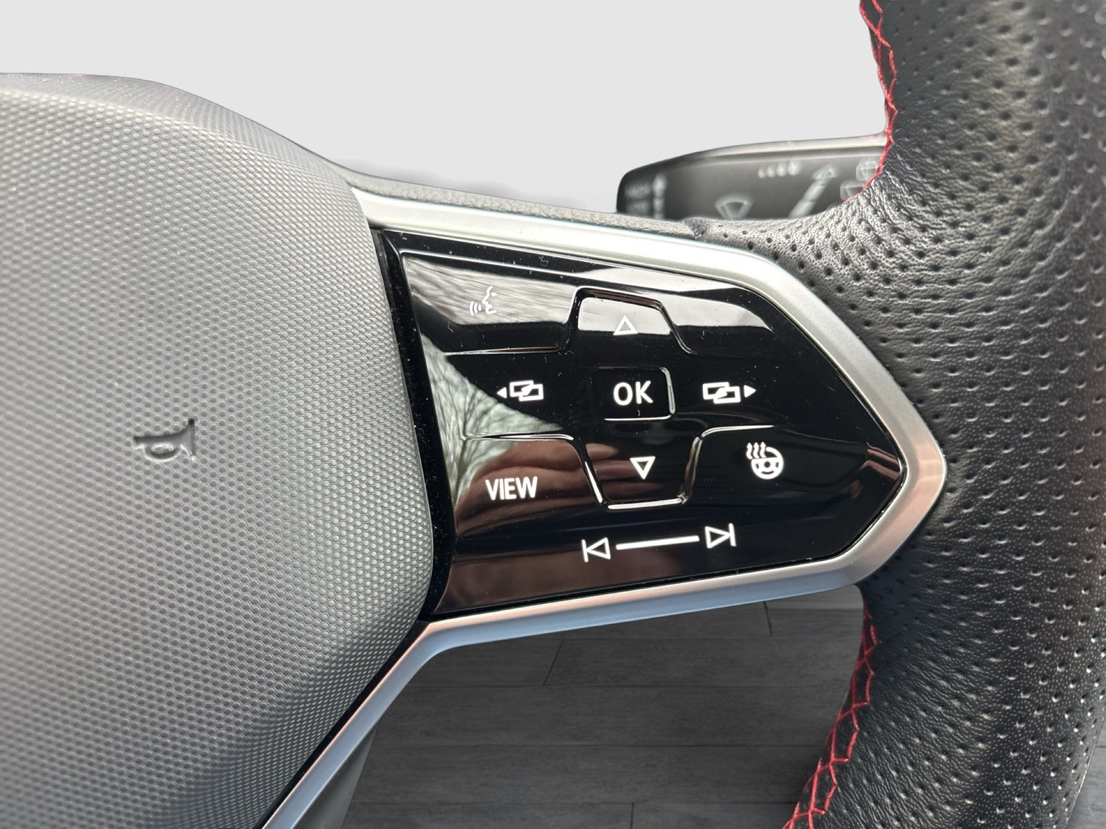 Volkswagen Golf VIII 2.0 GTI NAVI LED+ LM17 CARPLAY SITZHZ.