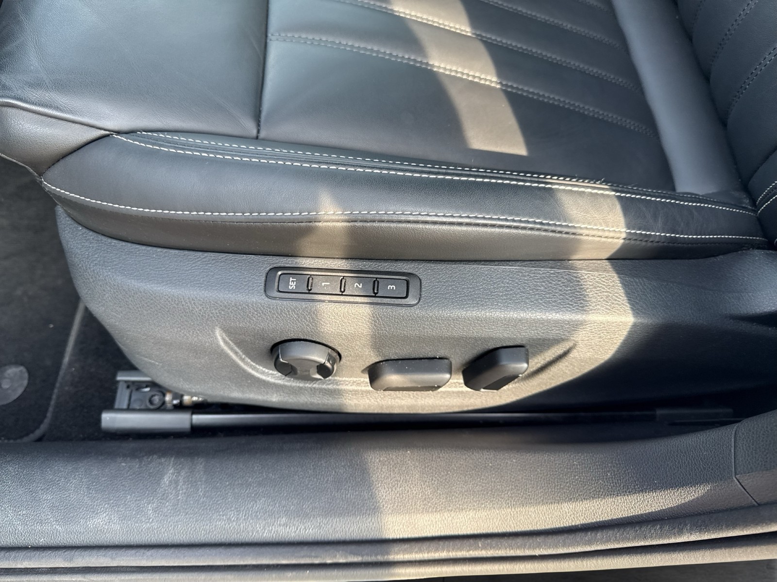 Skoda Superb Combi 2.0 L&K LEDER CANTON CAM ACC LM19