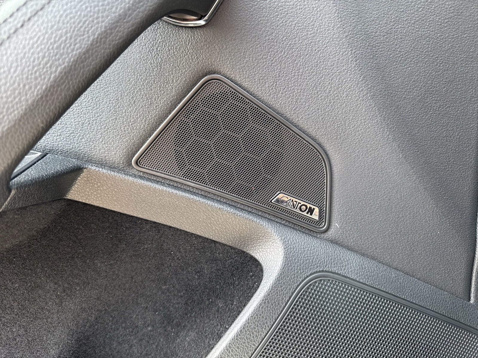 Skoda Superb Combi 2.0 L&K LEDER CANTON CAM ACC LM19