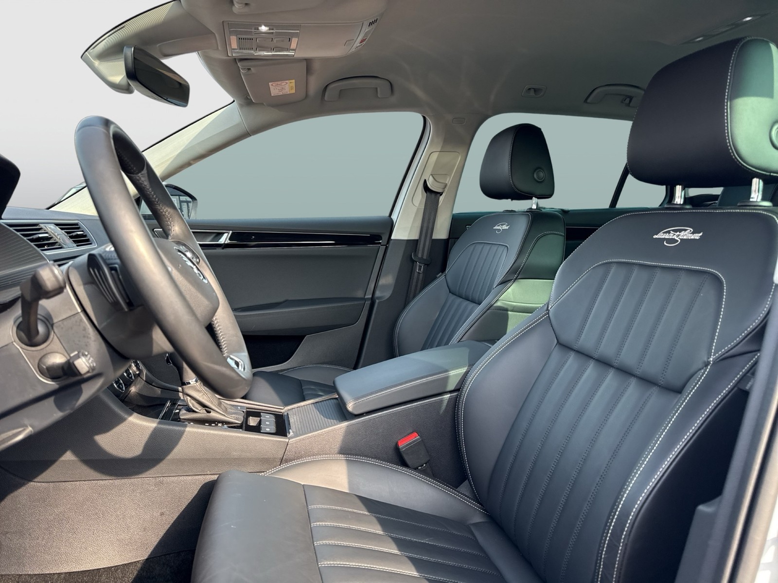 Skoda Superb Combi 2.0 L&K LEDER CANTON CAM ACC LM19