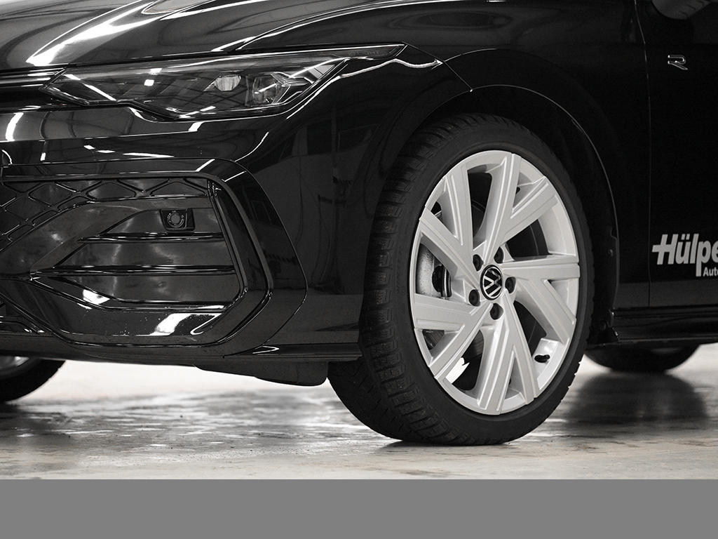 Volkswagen Golf VIII 1.5 eTSI R-LINE BLACK STYLE CAM LM18