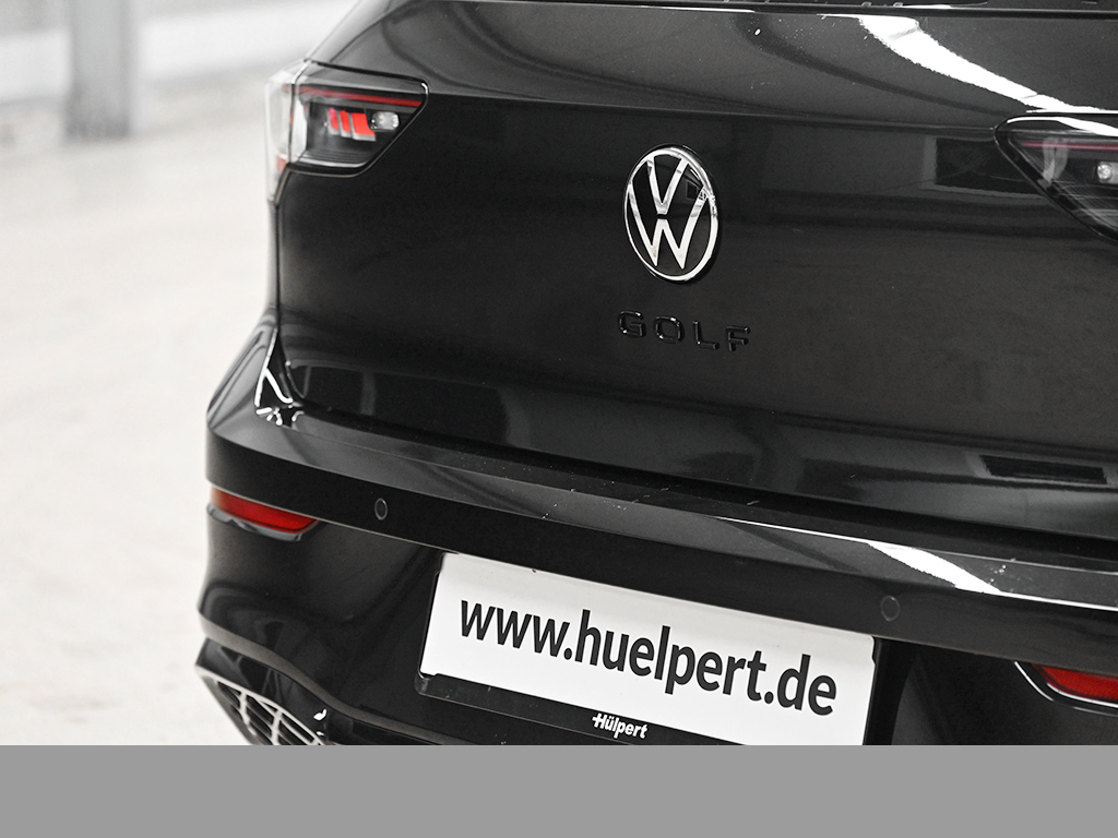 Volkswagen Golf VIII 1.5 eTSI R-LINE BLACK STYLE CAM LM18