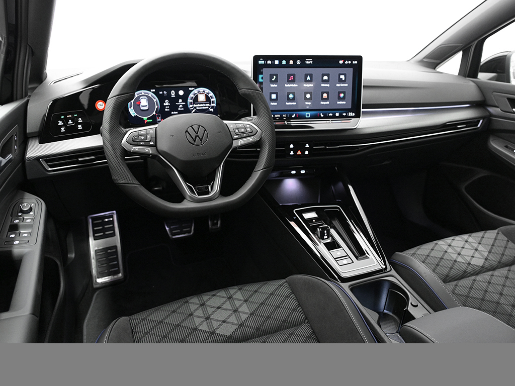 Volkswagen Golf VIII 1.5 eTSI R-LINE BLACK STYLE CAM LM18