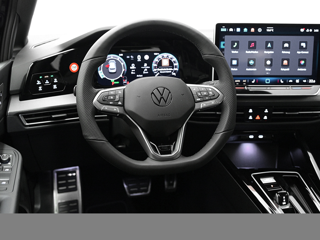 Volkswagen Golf VIII 1.5 eTSI R-LINE BLACK STYLE CAM LM18