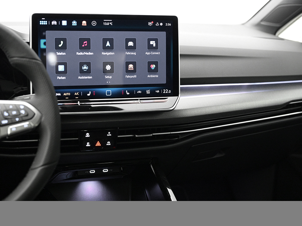 Volkswagen Golf VIII 1.5 eTSI R-LINE BLACK STYLE CAM LM18