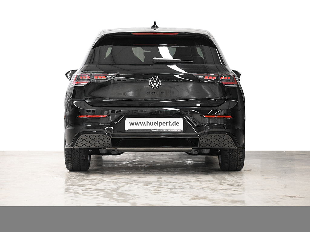 Volkswagen Golf VIII 1.5 eTSI R-LINE BLACK STYLE CAM LM18