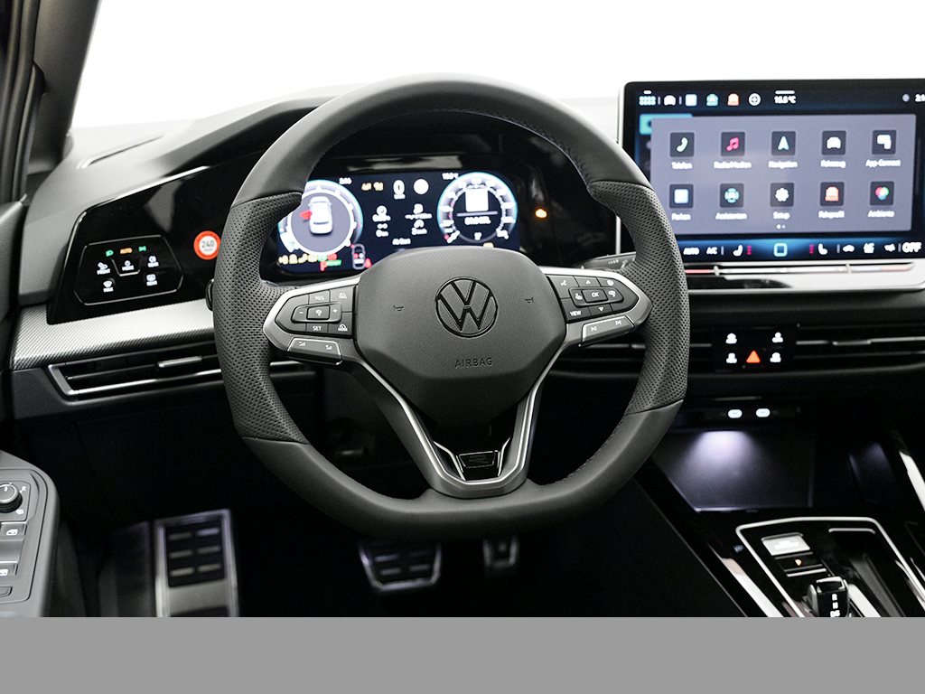 Volkswagen Golf VIII 1.5 eTSI R-LINE BLACK STYLE CAM LM18