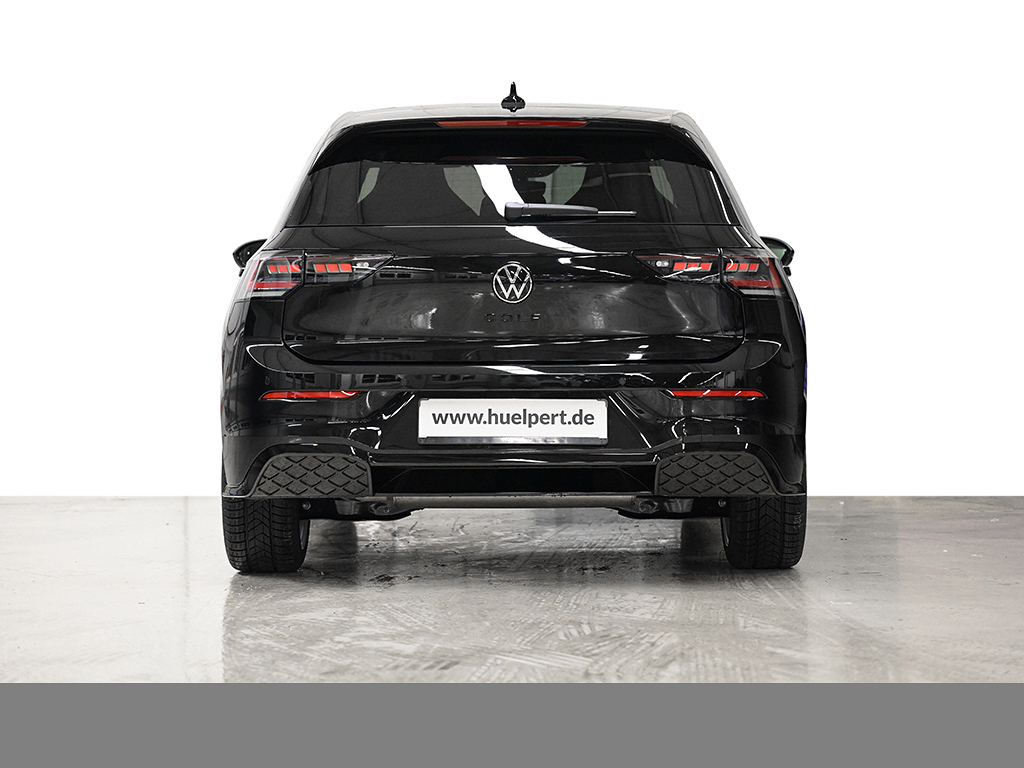 Volkswagen Golf VIII 1.5 eTSI R-LINE BLACK STYLE CAM LM18