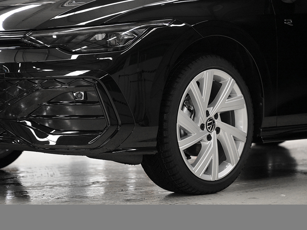 Volkswagen Golf VIII 1.5 eTSI R-LINE BLACK STYLE CAM LM18