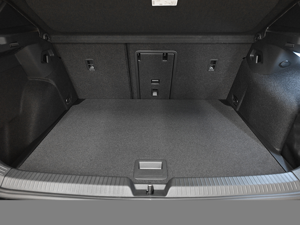 Volkswagen Golf VIII 1.5 eTSI R-LINE BLACK STYLE CAM LM18