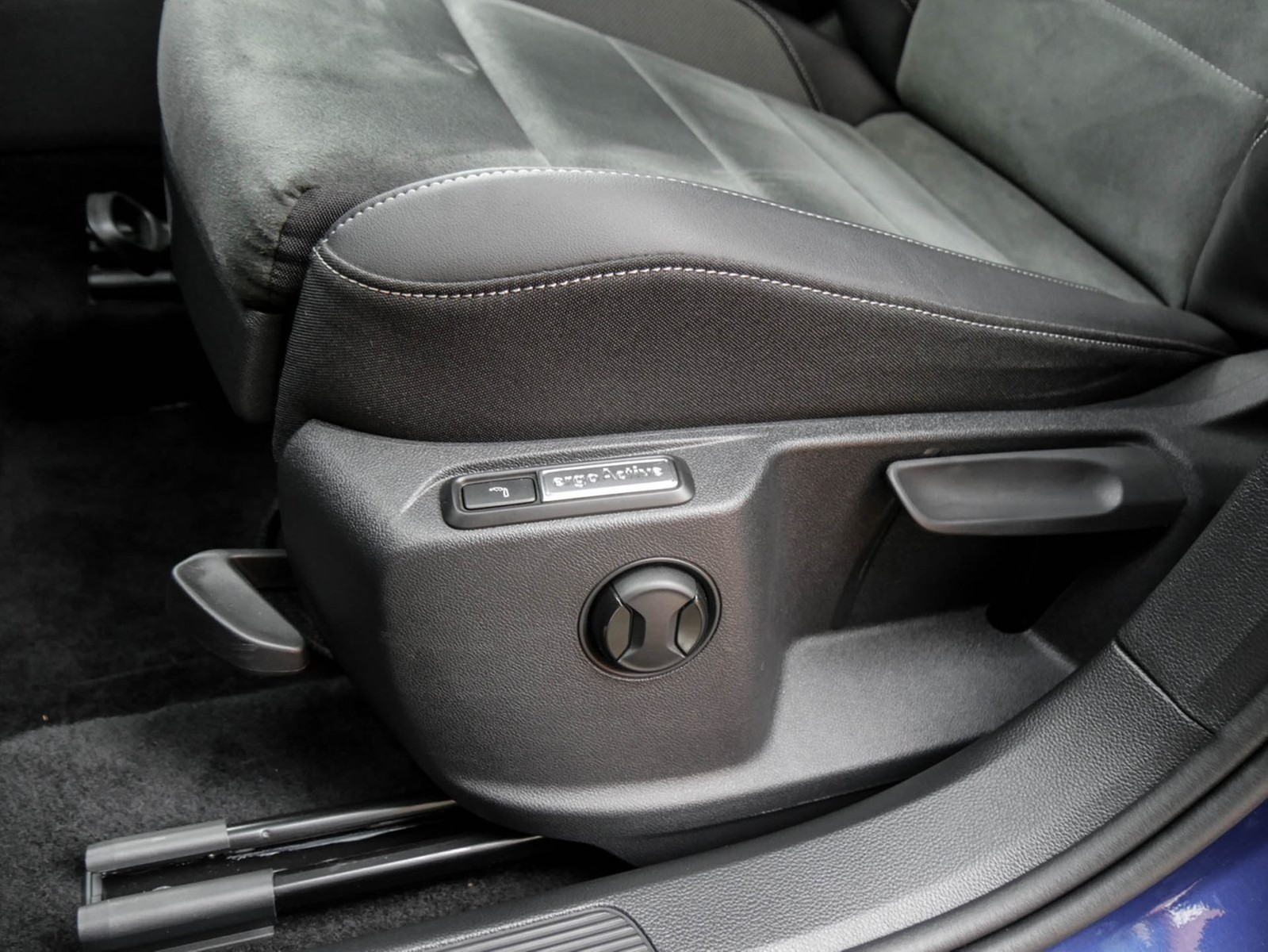 Volkswagen T-Roc 1.0 R-LINE ACC LM17 E-KLAPPE NAVI SITZHEIZ