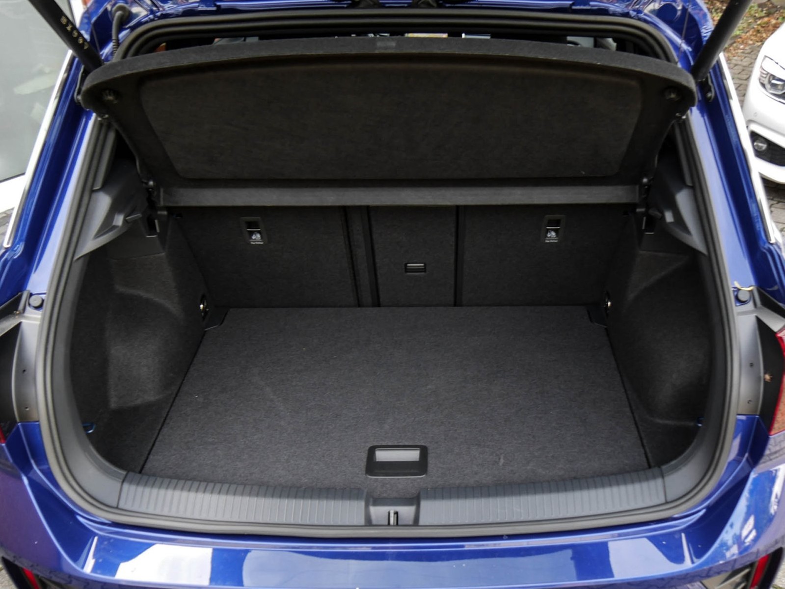 Volkswagen T-Roc 1.0 R-LINE ACC LM17 E-KLAPPE NAVI SITZHEIZ