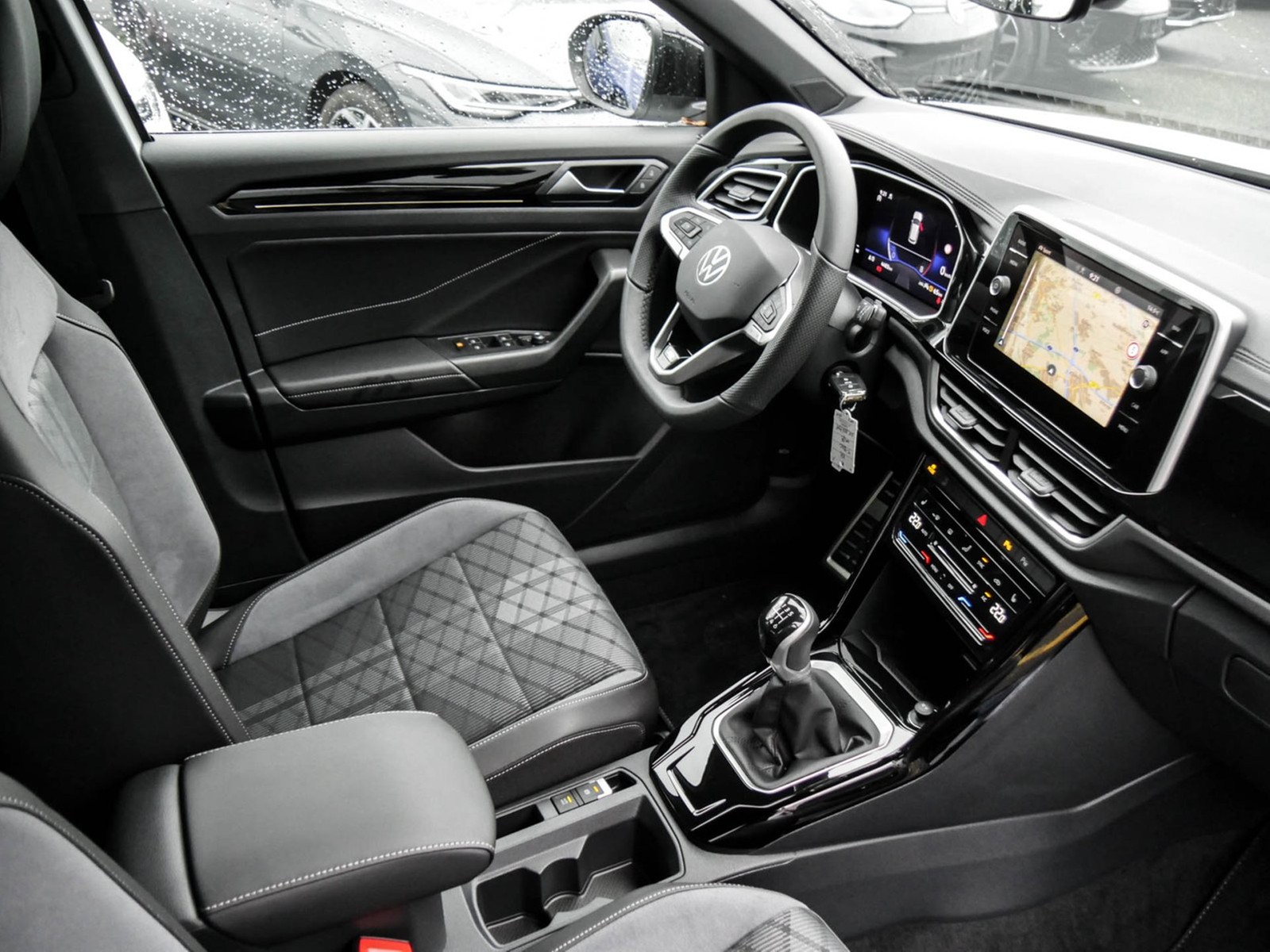 Volkswagen T-Roc 1.0 R-LINE ACC LM17 MATRIXLED NAVI SITZHZ.