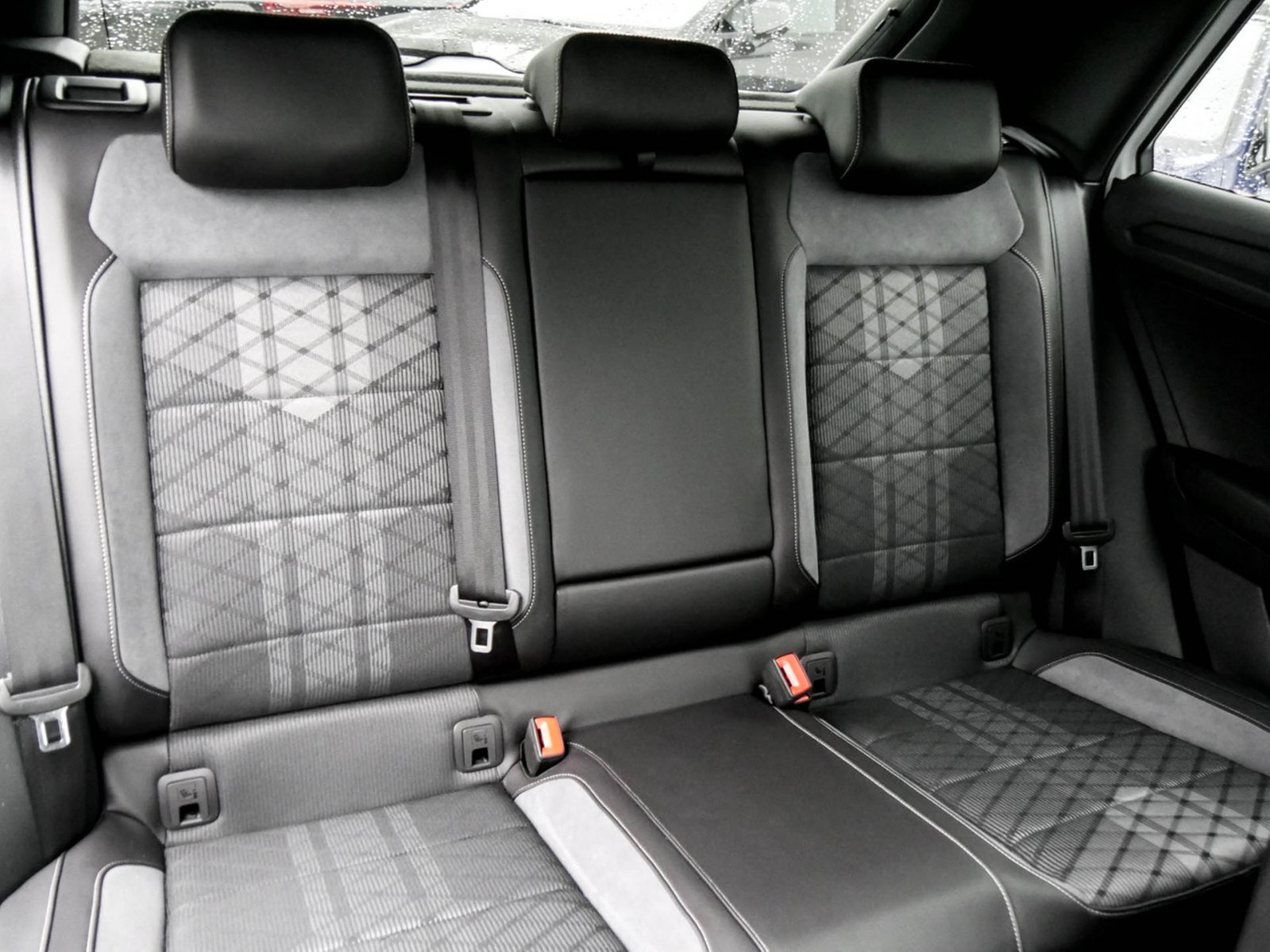 Volkswagen T-Roc 1.0 R-LINE ACC LM17 MATRIXLED NAVI SITZHZ.