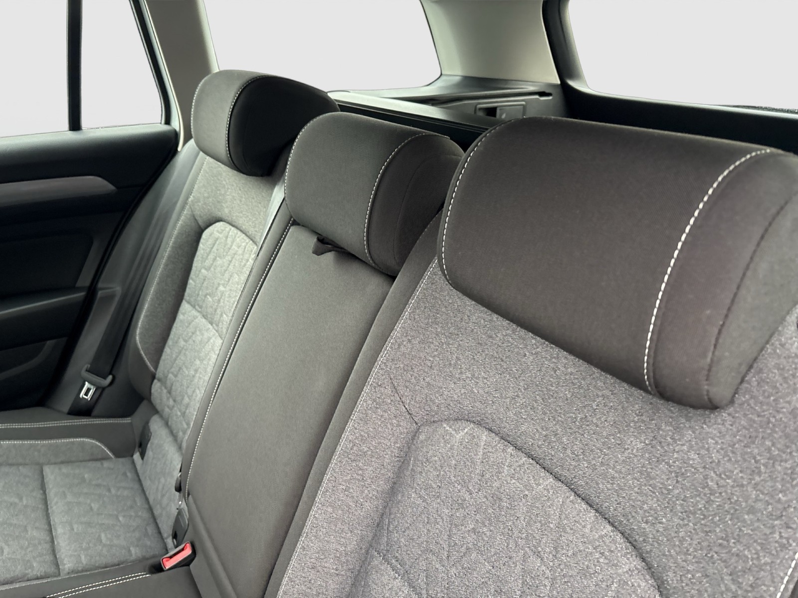 Volkswagen Passat Variant 2.0 BUSINESS STANDHEIZ AHK KAMERA