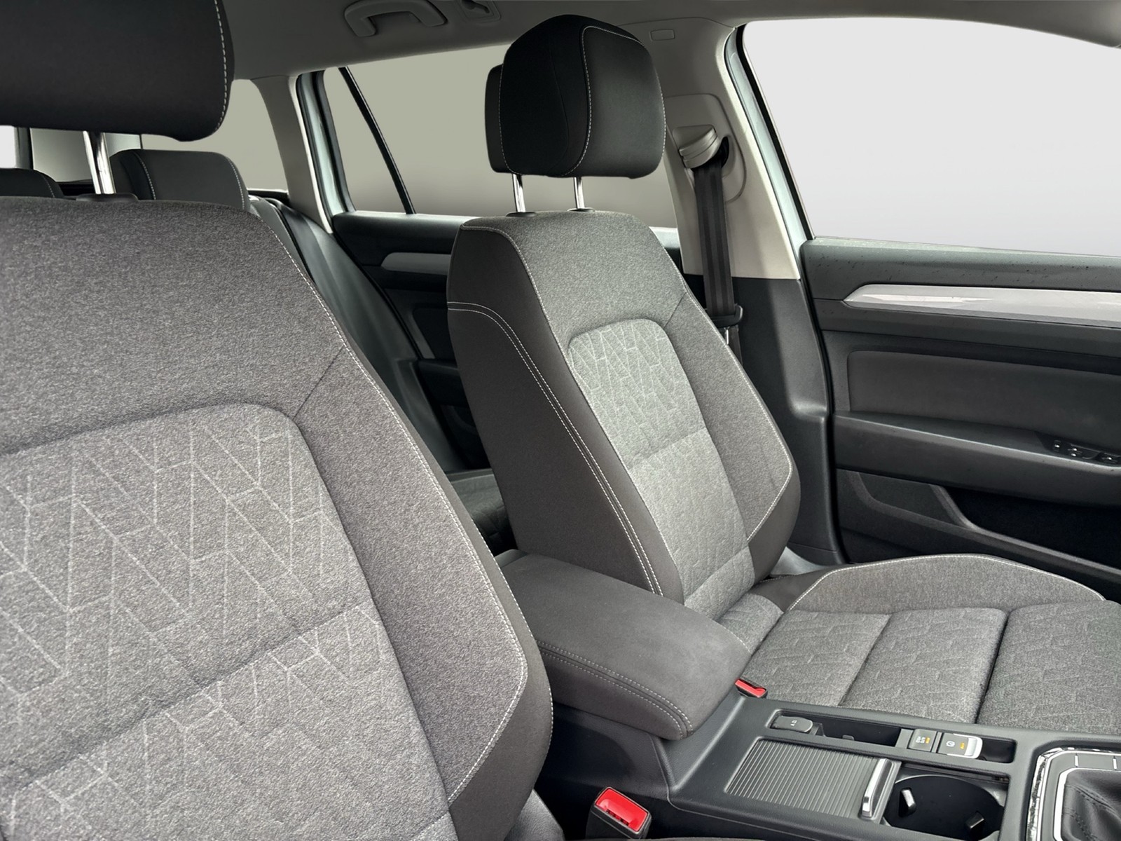 Volkswagen Passat Variant 2.0 BUSINESS STANDHEIZ AHK KAMERA