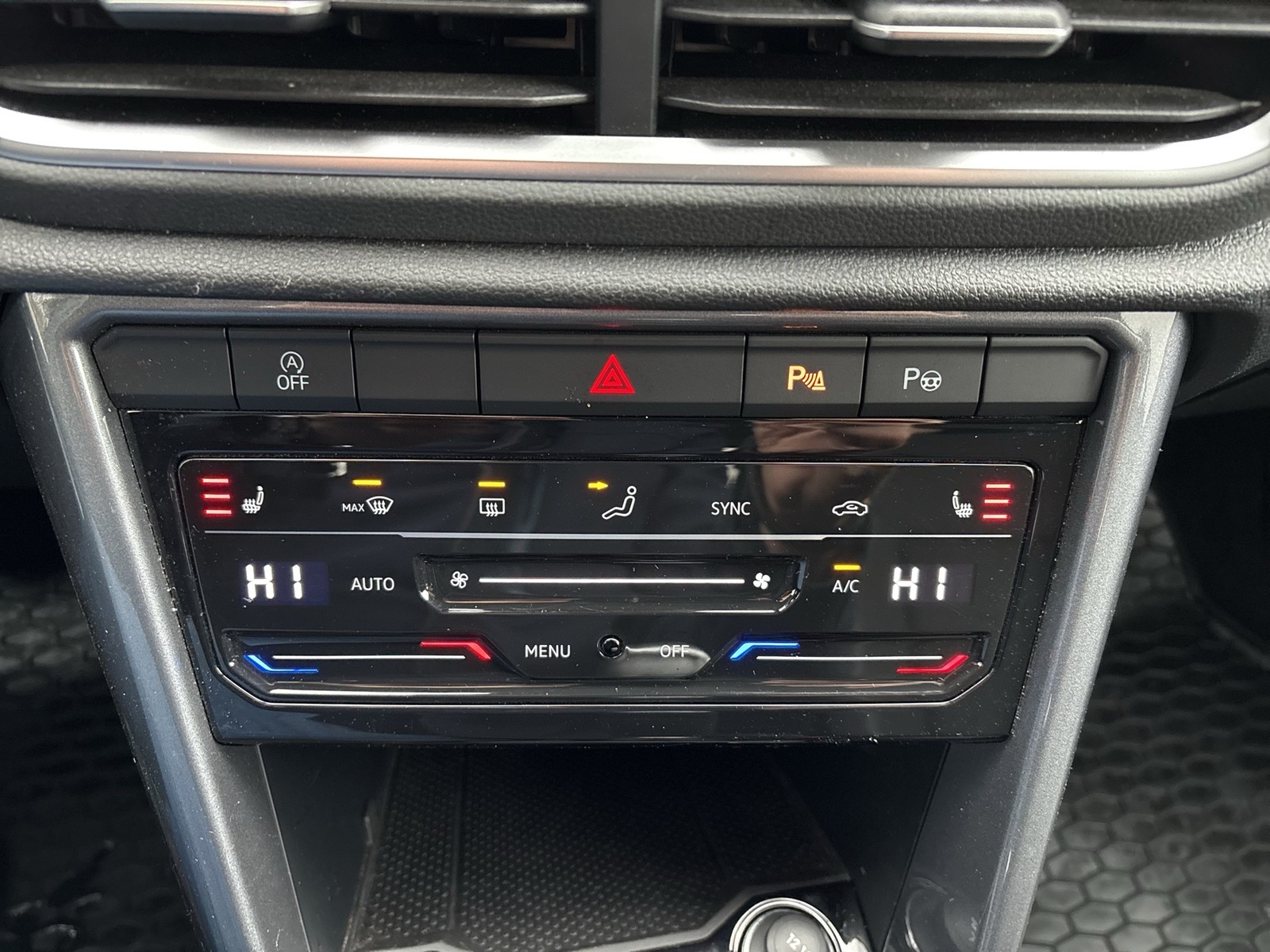 Volkswagen T-Roc 1.0 STYLE CAM ACC NAVI CARPLAY LM17 LED+