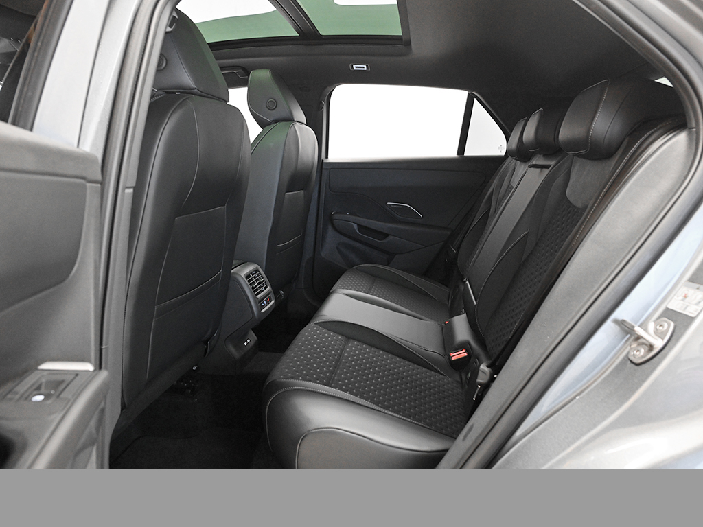 Volkswagen T-Roc 1.5 R-LINE DSG BLACKSTYLE PANO KEYLESS