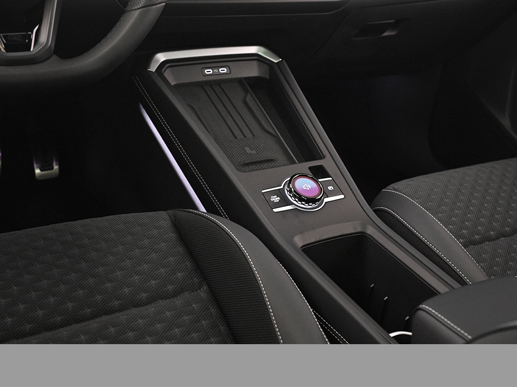 Volkswagen T-Roc 1.5 R-LINE DSG BLACKSTYLE PANO KEYLESS