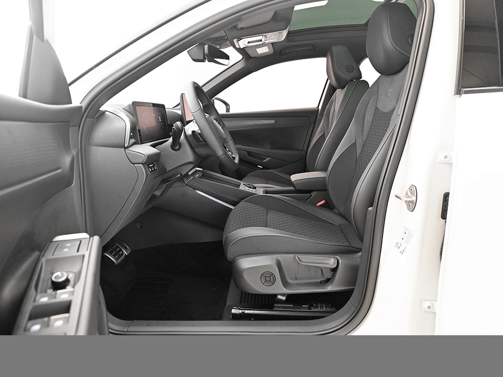 Volkswagen T-Roc 1.5 R-LINE DSG PANO HARMANKARDON AHK