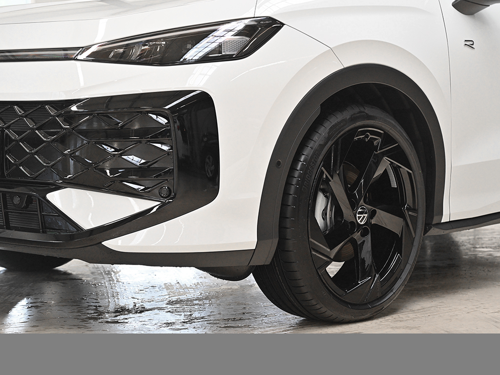 Volkswagen T-Roc 1.5 R-LINE DSG PANO HARMANKARDON AHK