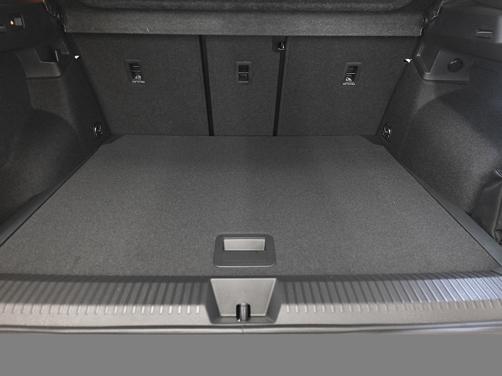 Volkswagen T-Roc 1.5 R-LINE DSG PANO HARMANKARDON AHK